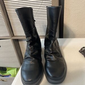 HOCUS POCUS Women's Black Boots Size 8  Back Zip Malika